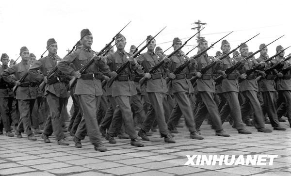 解放军55式军服装备始末