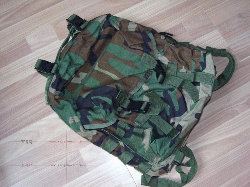 MOLLE2巡逻包.JPG