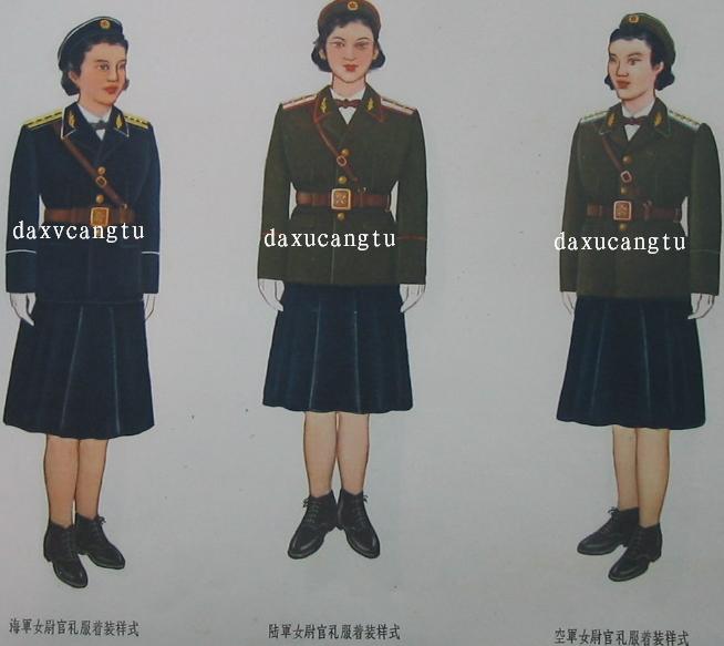 罕见的55式尉官礼服实际穿用图