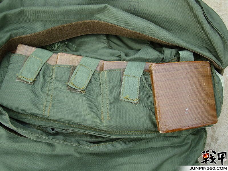 800px-6b4pockets.JPG