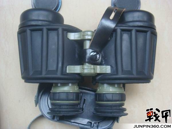 南斯拉夫装备的DF7X40军用望远镜